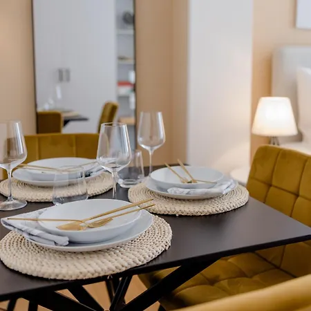 Lumen Homes - Altstadt-studio Direkt Im Zentrum, Kueche, Oeffentlicher Parkplatz Ums Eck 아파트