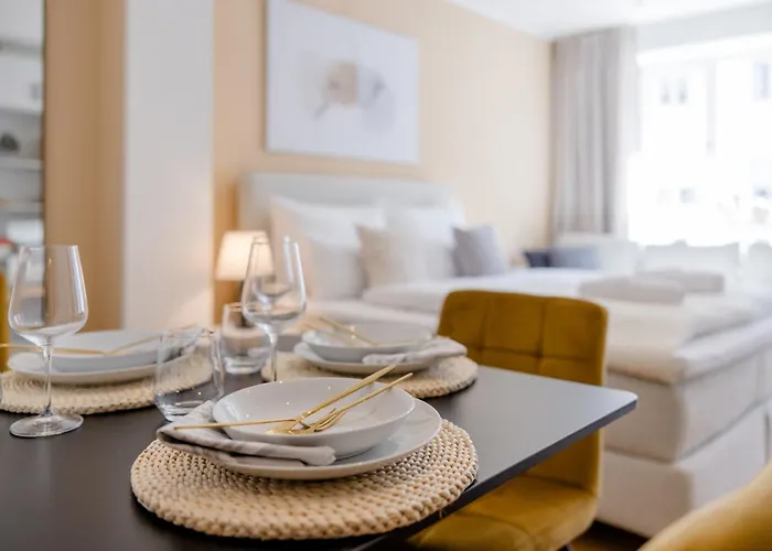 Lumen Homes - Altstadt-studio Direkt Im Zentrum, Kueche, Oeffentlicher Parkplatz Ums Eck Lejlighed *